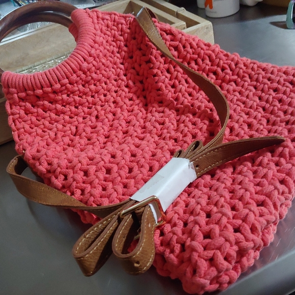 NEW《 Sigrid Olsen 》Pink Coral Macrame Wood Boho Crossbody Bag Beach Vacation - Picture 3 of 14